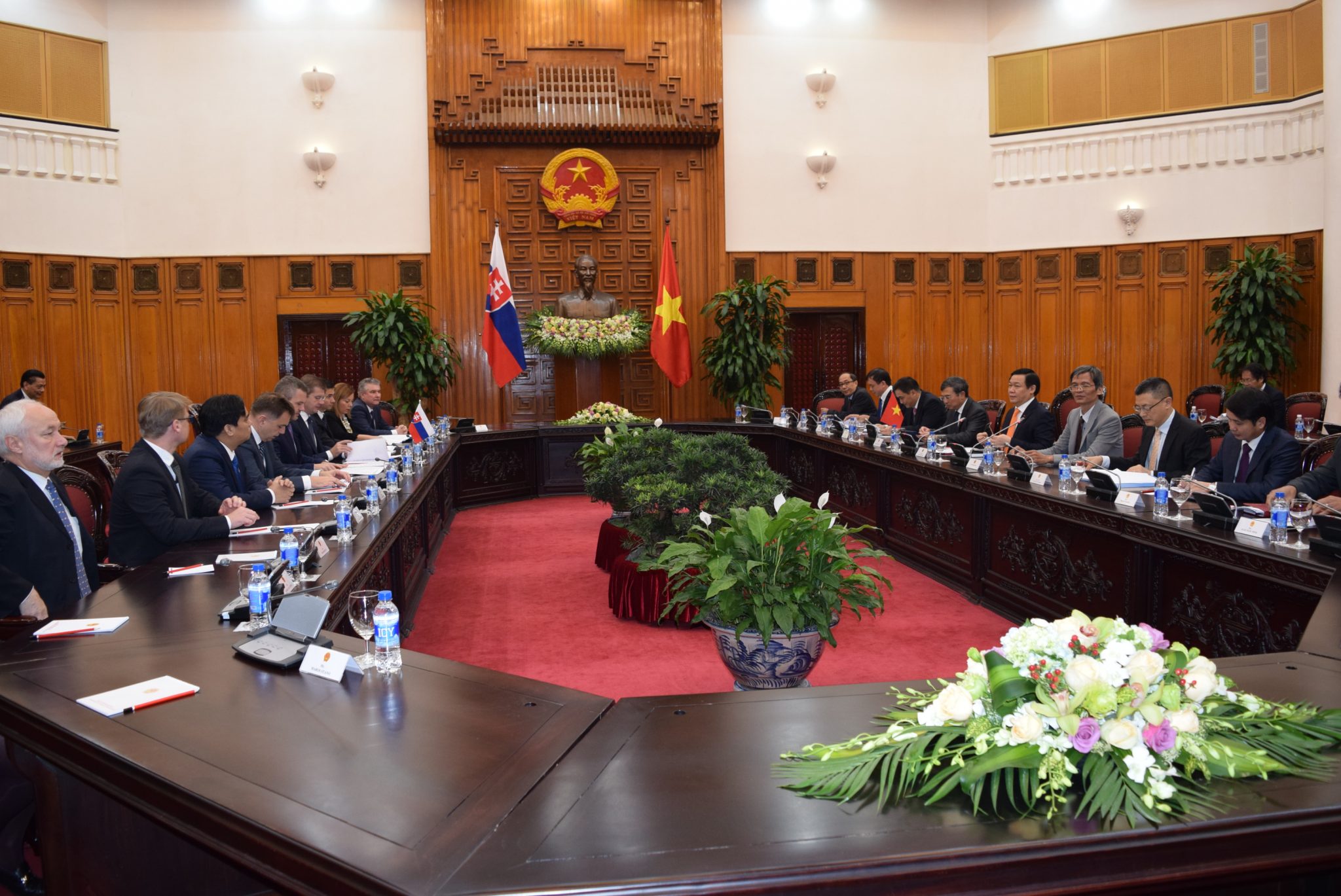 Slovenskú delegáciu na čele s P. Pellegrinim prijal vietnamský prezident