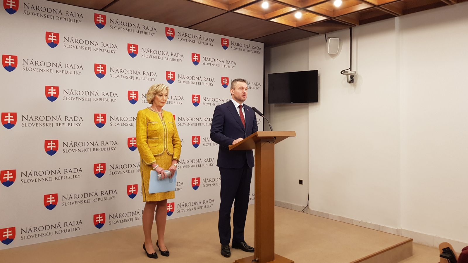 Vďaka e-ID bude možné otvoriť si bankový účet na diaľku