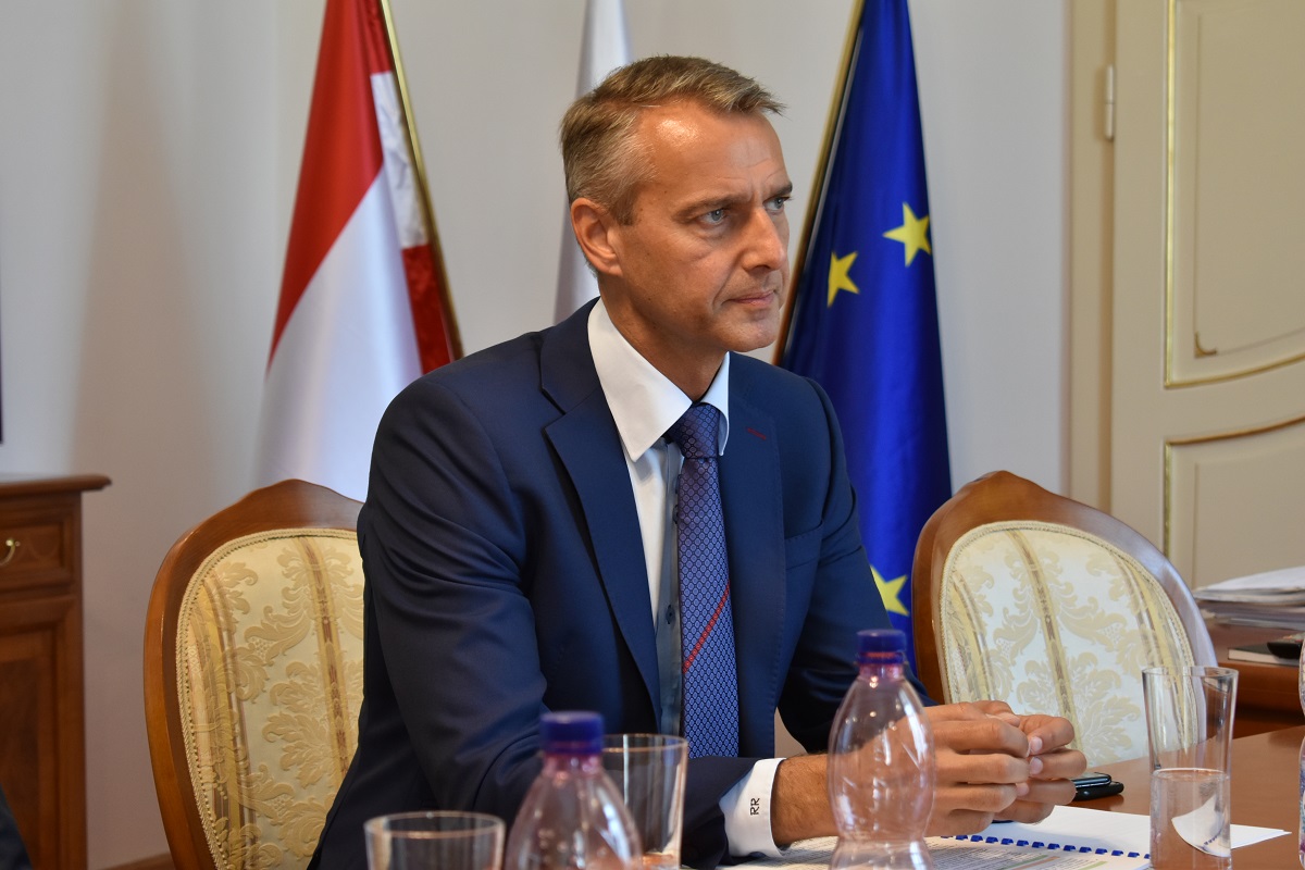 Vicepremiér Raši odletel do Bukurešti diskutovať o nastavení eurofondovej politiky