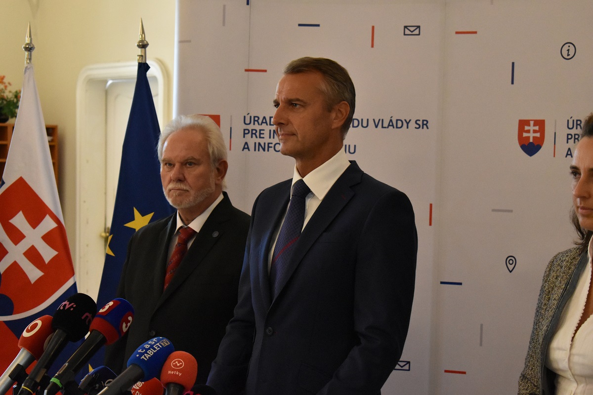 R. Raši odštartoval projekt WiFi pre Teba, ktorý prinesie do miest a obcí bezplatný internet