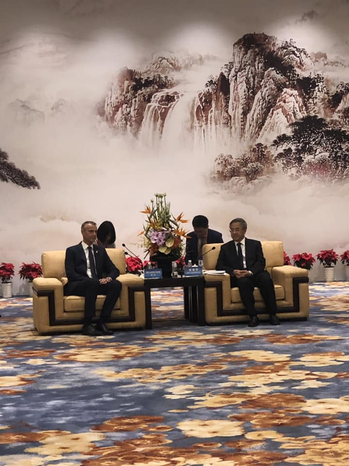 Vicepremiéra R. Rašiho prijal čínsky podpredseda vlády Hu Chunhua