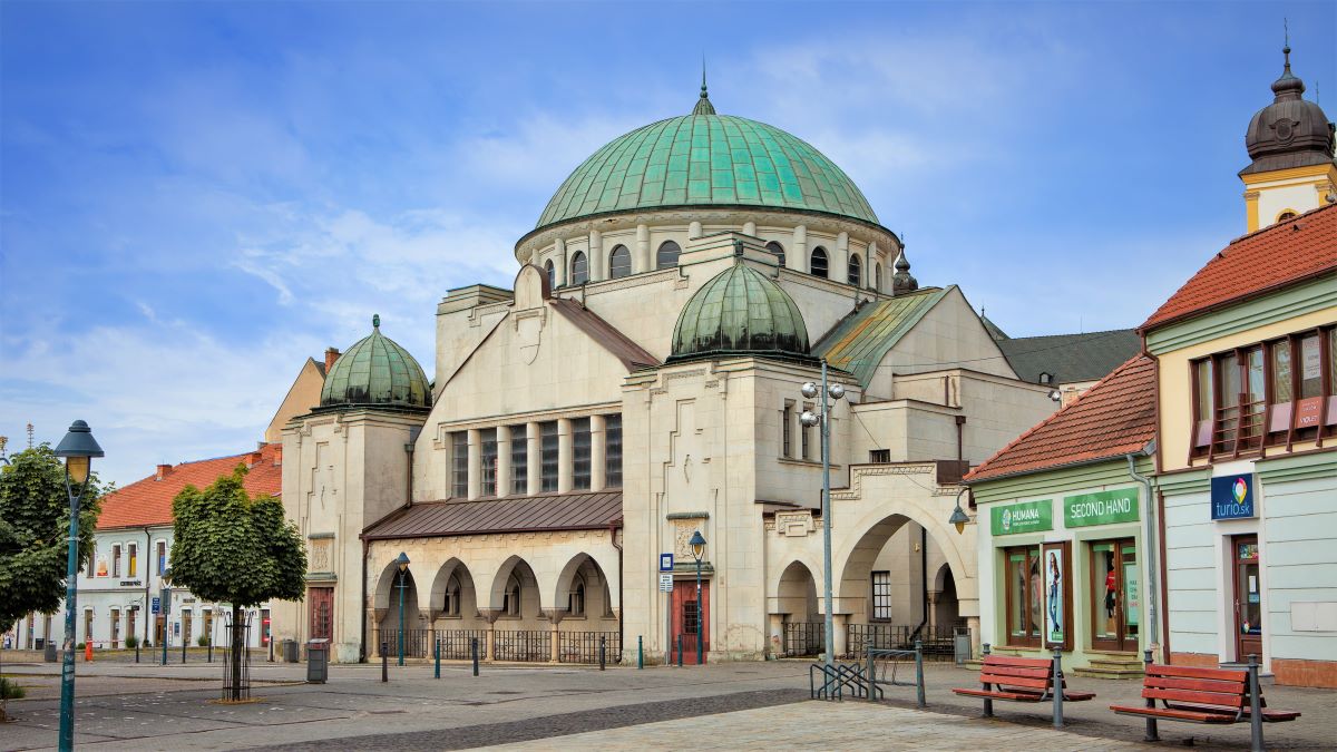 Po rokoch čakania sa dočká obnovy vzácna synagóga v Trenčíne, pomôžu granty EHP