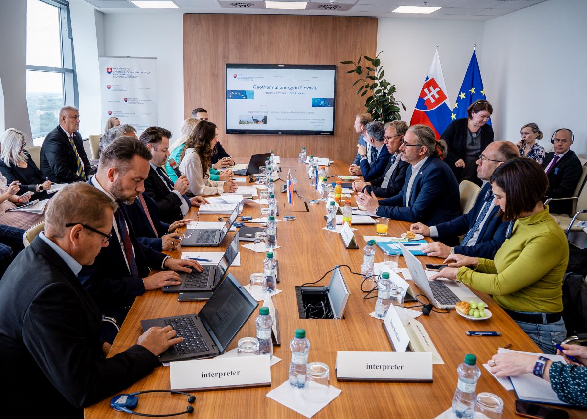 MIRRI podporuje obnoviteľné zdroje energie: Europoslancom predstavilo najväčší geotermálny projekt na Slovensku