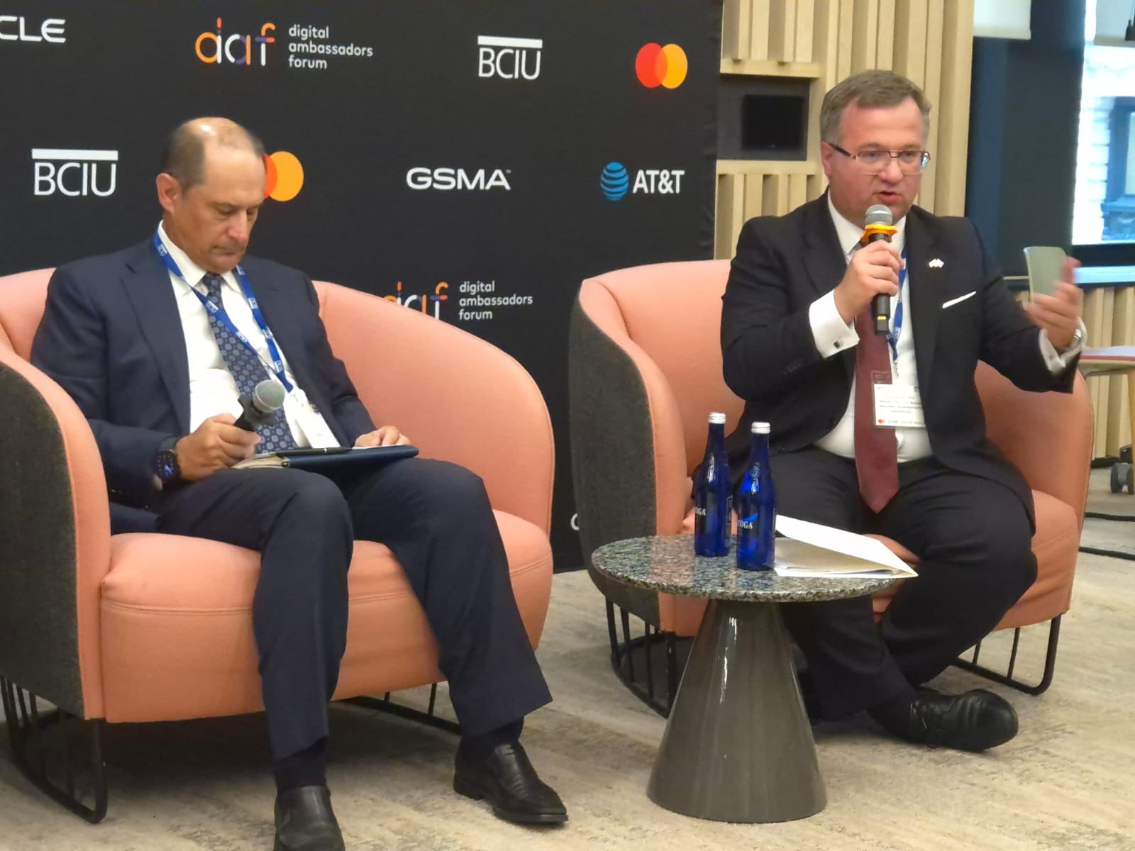 Radomír Šalitroš zaujal v New Yorku: slovenský štátny tajomník bodoval v diskusii o digitálnej budúcnosti na Digitálnom veľvyslaneckom fóre