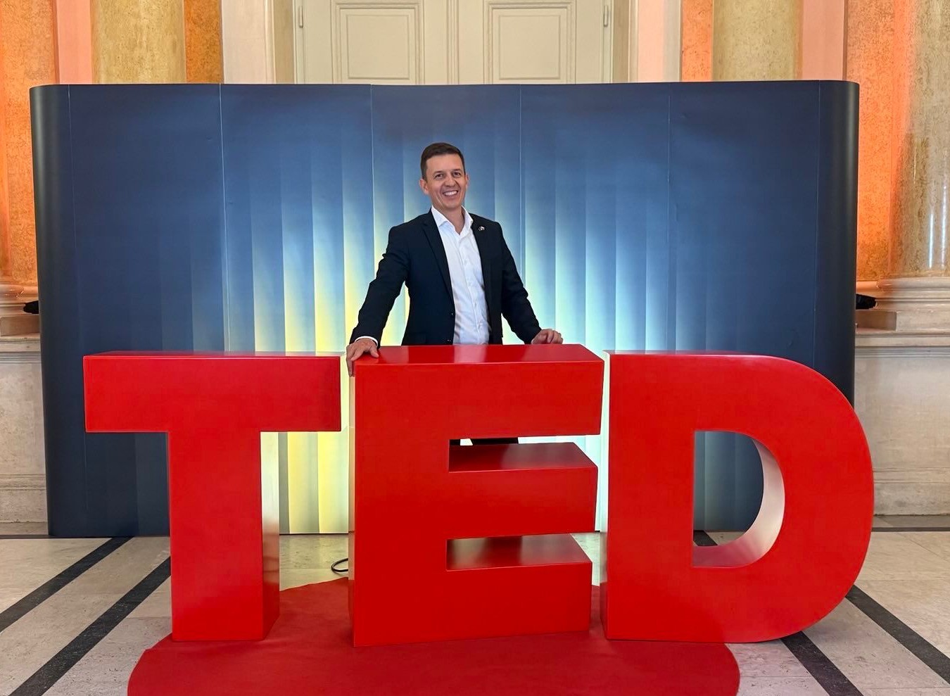 Radoslav Štefánek pri diskusiách o budúcnosti umelej inteligencie na TED AI Vienna