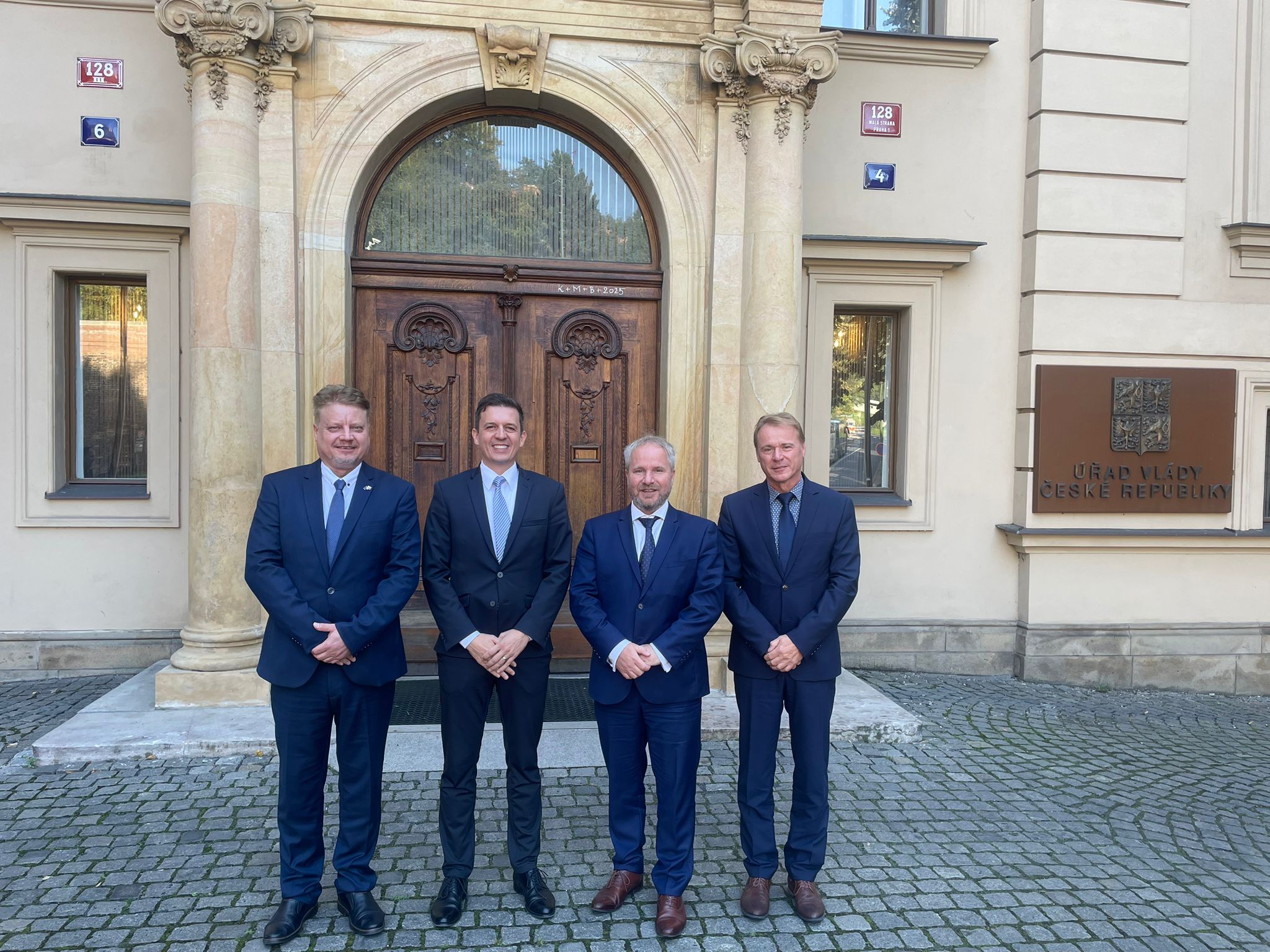 Štátny tajomník sa stretol s odborníkmi na kvantové technológie: Posilnenie spolupráce medzi Slovenskom a Českou republikou