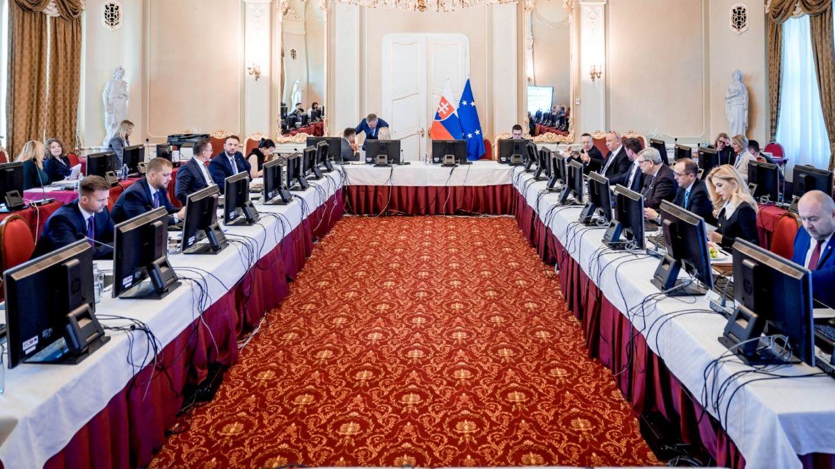 Minister Migaľ ocenil finančnú pomoc štátu pre obyvateľov okresu Vranov nad Topľou postihnutých zemetrasením a veternou smršťou