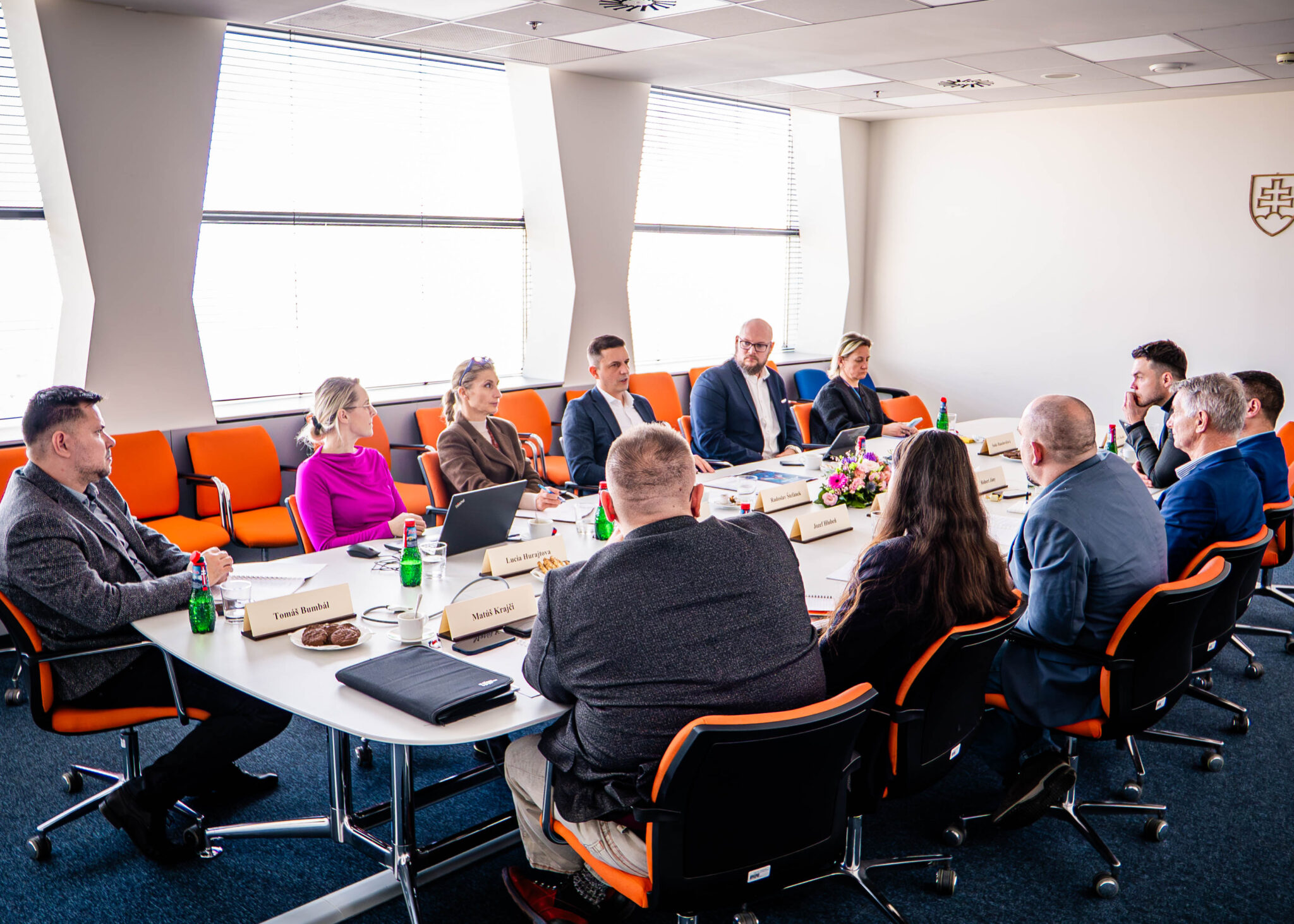 Splnomocnenec vlády SR pre umelú inteligenciu rokoval so zástupcami samospráv a krajov o príprave národnej stratégie AI