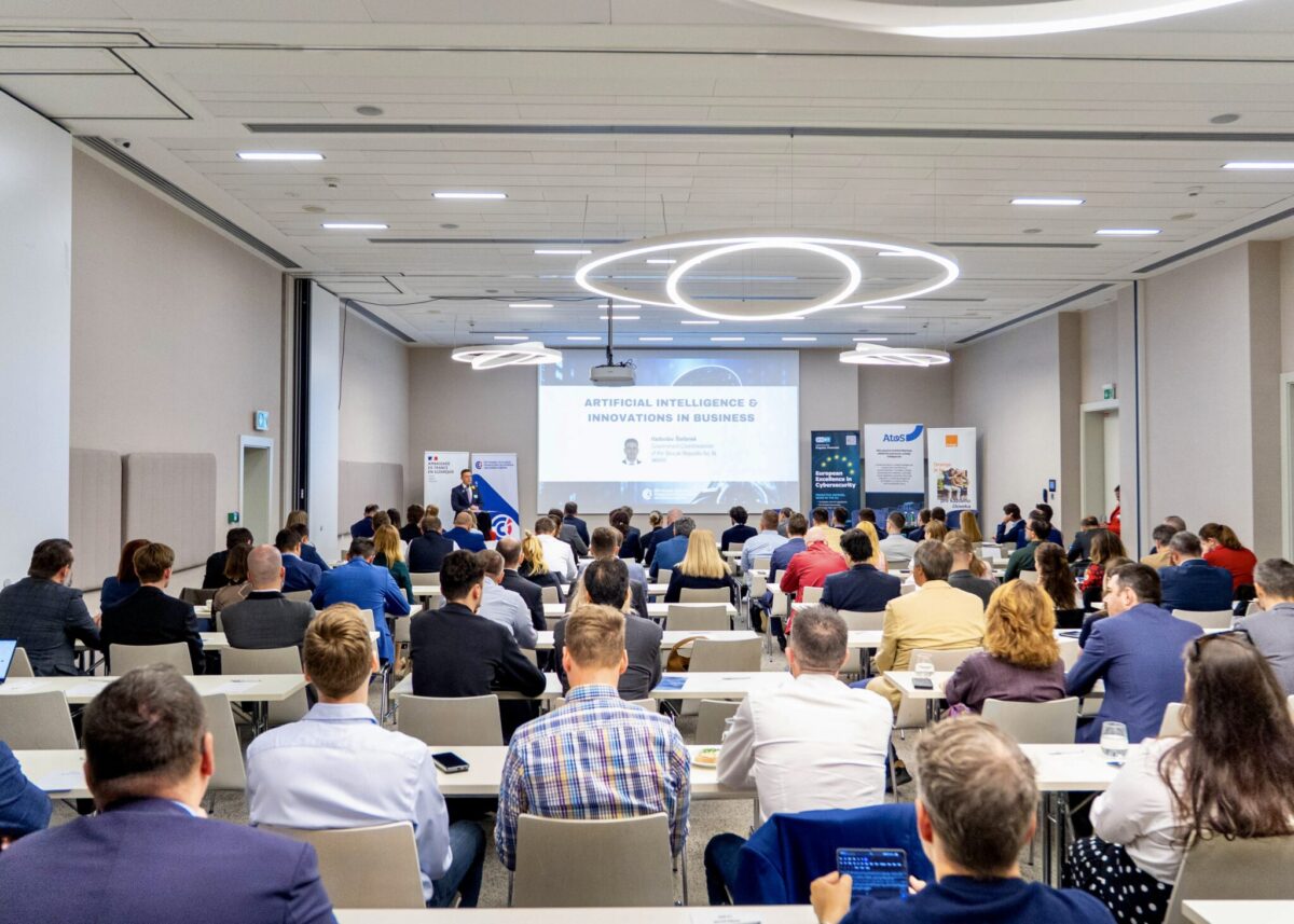 Splnomocnenec vlády SR pre umelú inteligenciu vystúpil na francúzsko-slovenskom biznis fóre o AI a inováciách
